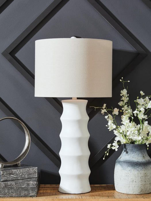 Veraleigh Table Lamp - De Avenue Furniture