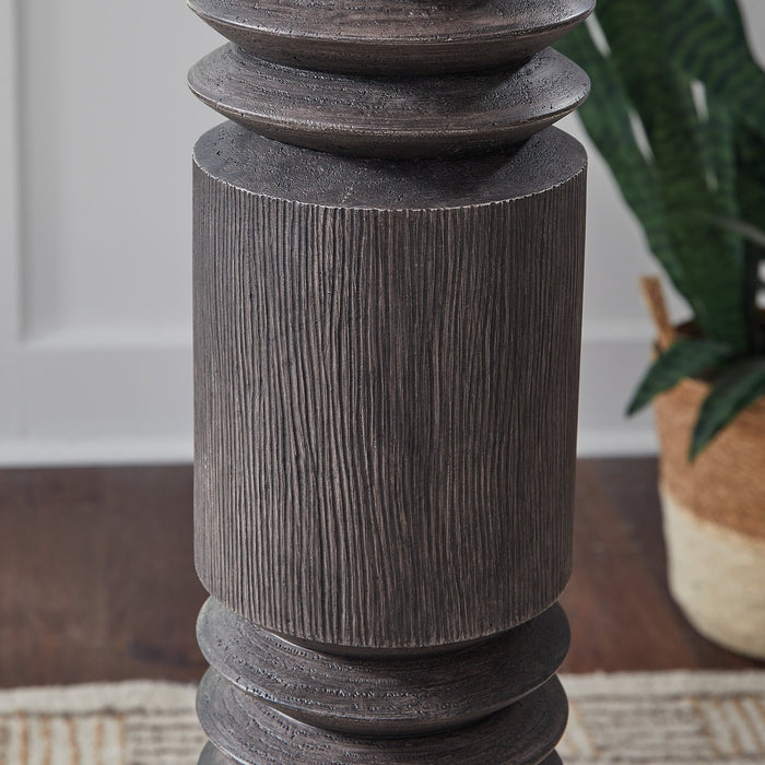 Fainwell Floor Lamp - De Avenue Furniture