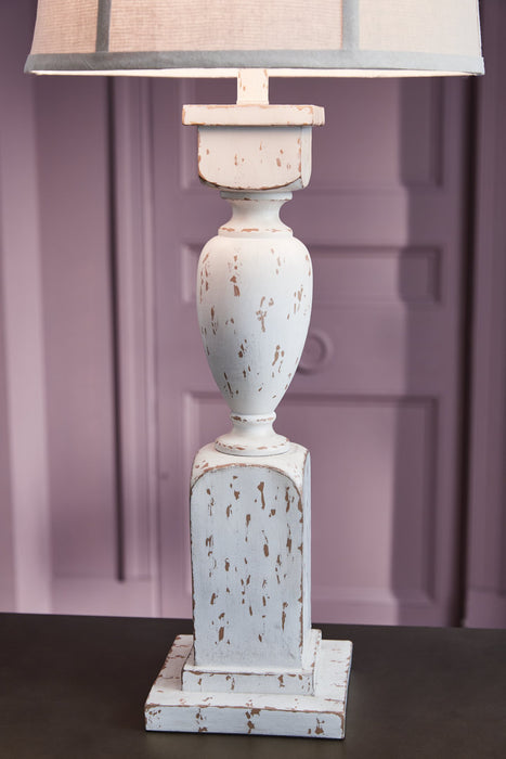 Madsbrook Table Lamp - De Avenue Furniture