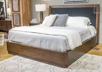 Dilenno Upholstered Bed - De Avenue Furniture