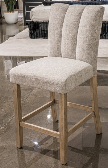 Larawyn Counter Height Barstool - De Avenue Furniture