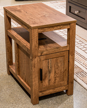 Fendenmore Chairside End Table - De Avenue Furniture