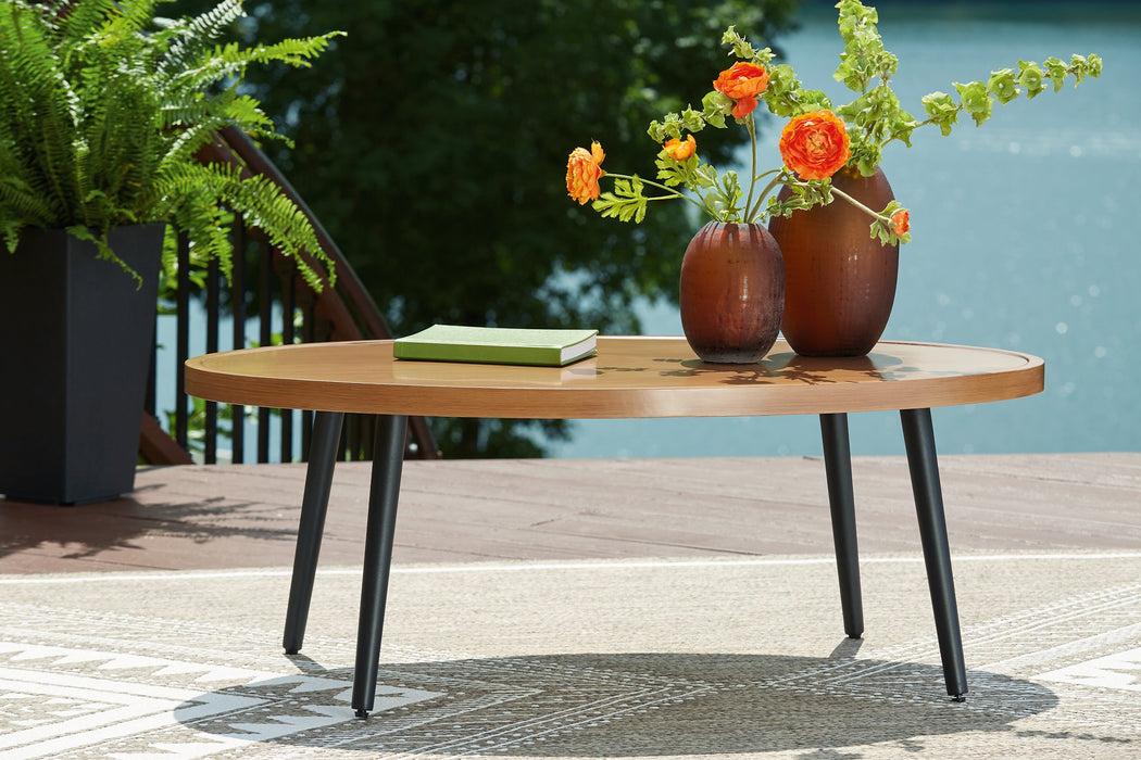 Horizon Hall Outdoor Coffee Table - De Avenue Furniture