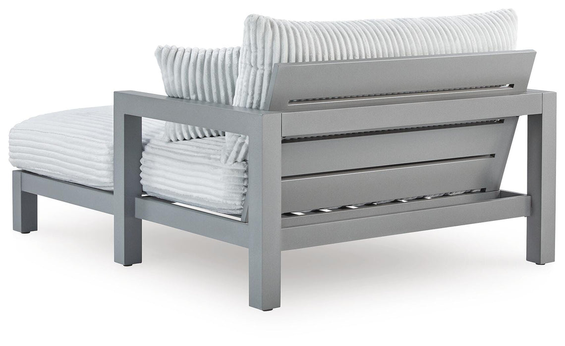 Hurley Park Outdoor Chaise Lounge with Cushion - De Avenue Furniture