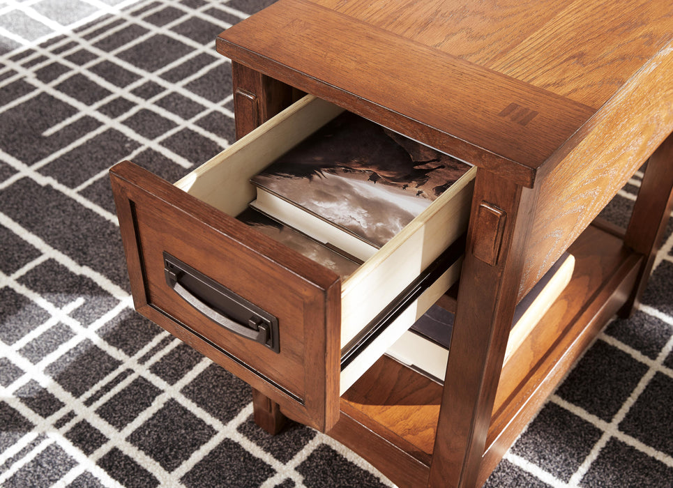 Breegin Chairside End Table - De Avenue Furniture