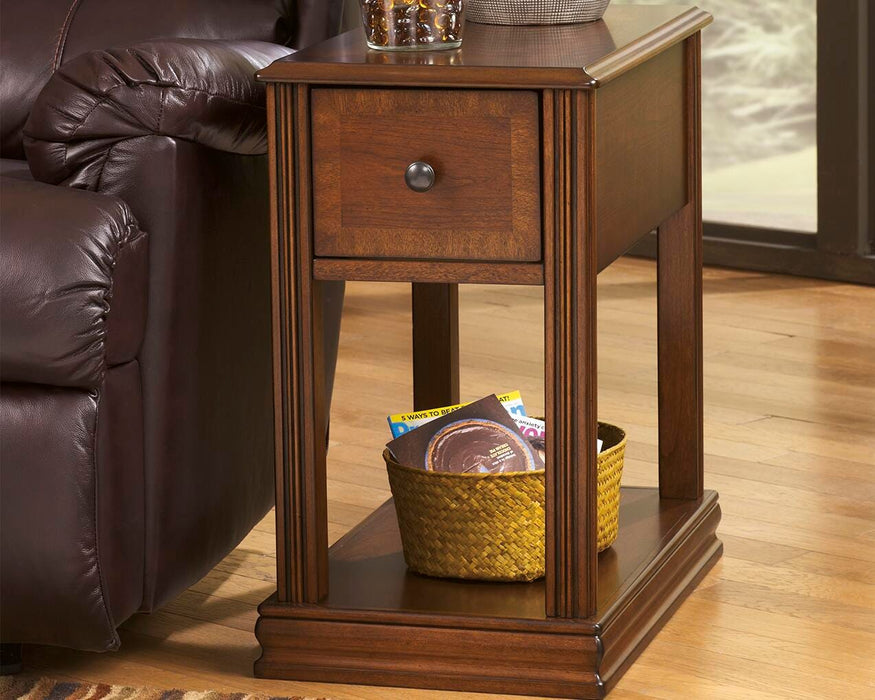 Breegin Chairside End Table - De Avenue Furniture