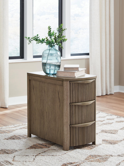 Camdill Chairside End Table - De Avenue Furniture