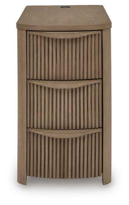 Camdill Chairside End Table - De Avenue Furniture