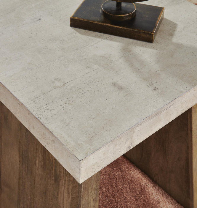 Brendalhouse End Table - De Avenue Furniture