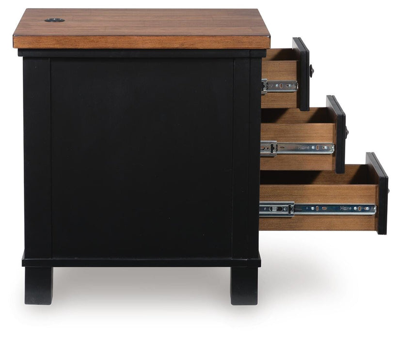 Wildenauer Chairside End Table - De Avenue Furniture