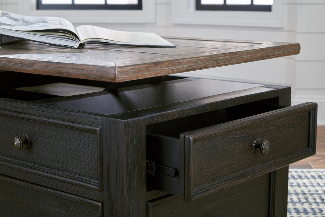 Tyler Creek Table Set - De Avenue Furniture