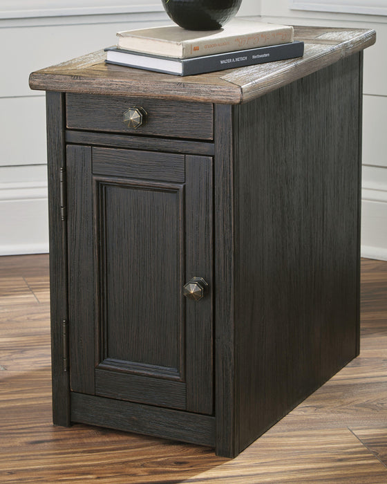 Tyler Creek Occasional Table Set - De Avenue Furniture