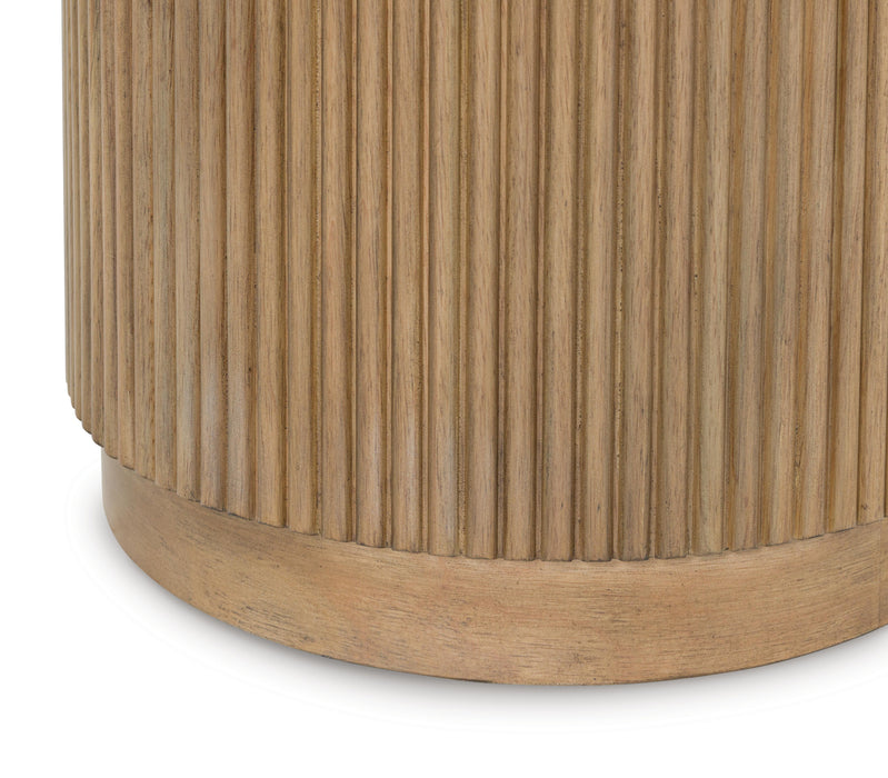 Camdill End Table - De Avenue Furniture