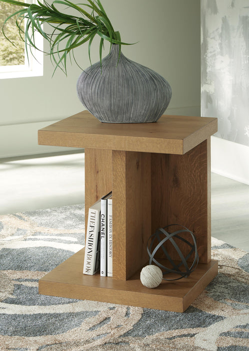 Brinstead Chairside End Table - De Avenue Furniture