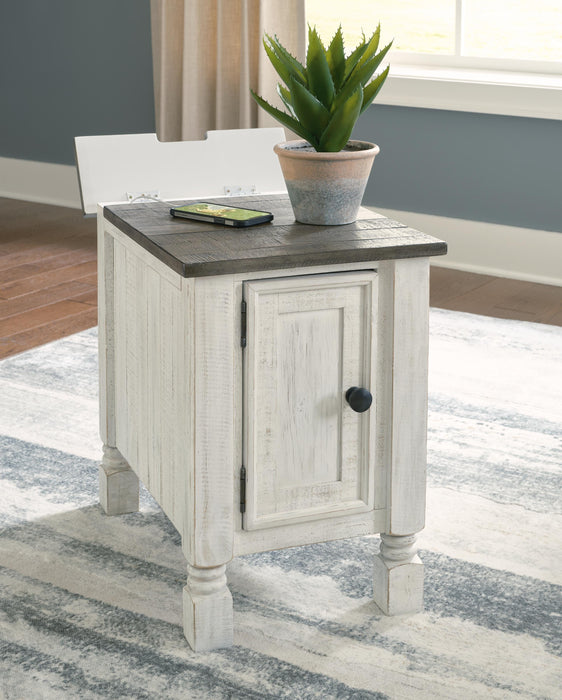Havalance Chairside End Table - De Avenue Furniture